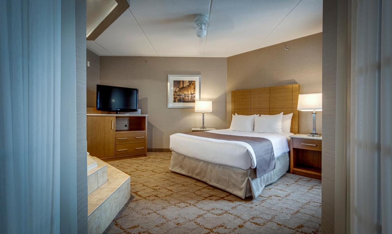 Monte Carlo Inn Vaughan Suites Ngoại thất bức ảnh