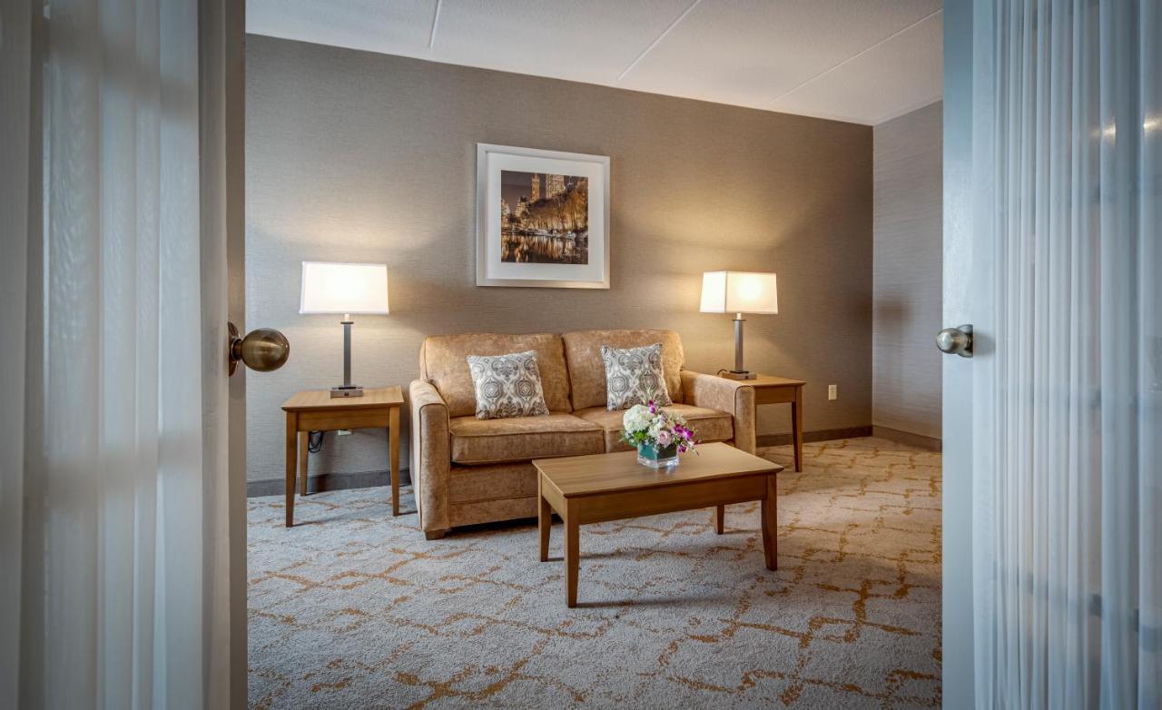 Monte Carlo Inn Vaughan Suites Ngoại thất bức ảnh